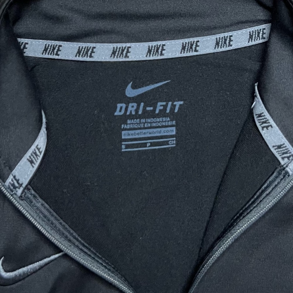 Nike Dri Fit Black Quarter Zip Pullover Sweater Size S - Picture 5 of 5